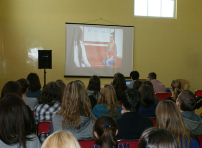 Projekcja filmu - W sieci