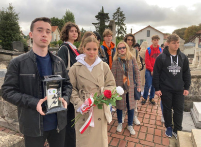 Cmentarz w podparyskim Montmorency - grób Cypriana K. Norwida