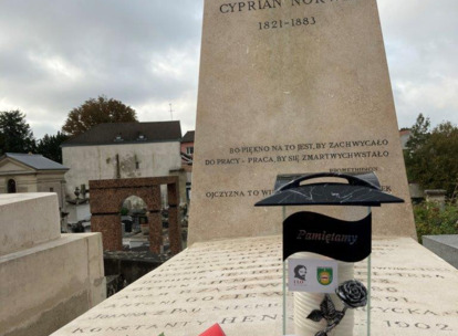 Cmentarz w podparyskim Montmorency - grób Cypriana K. Norwida